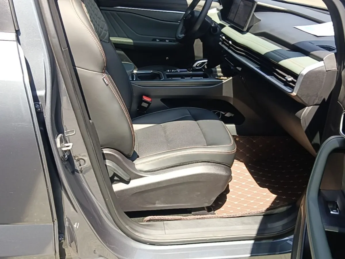 GEELY OKAVANGO LUXURY 2023