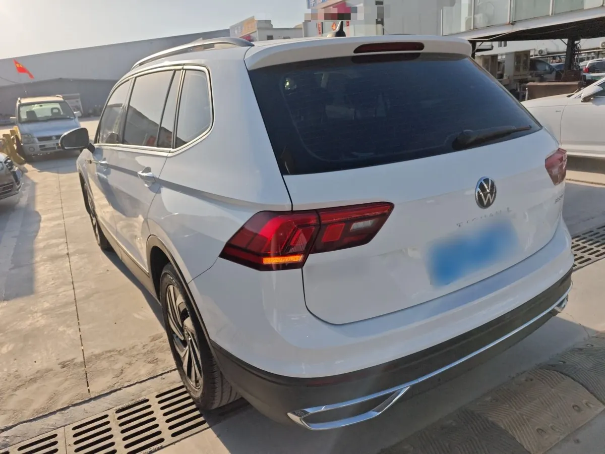 VOLKSWAGEN TIGUAN L 2022