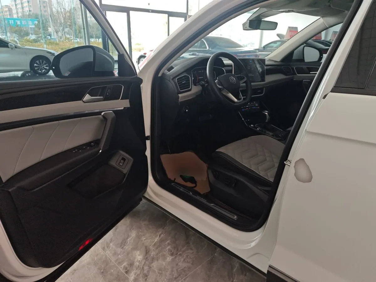 VOLKSWAGEN TAYRON LUXURY 2023