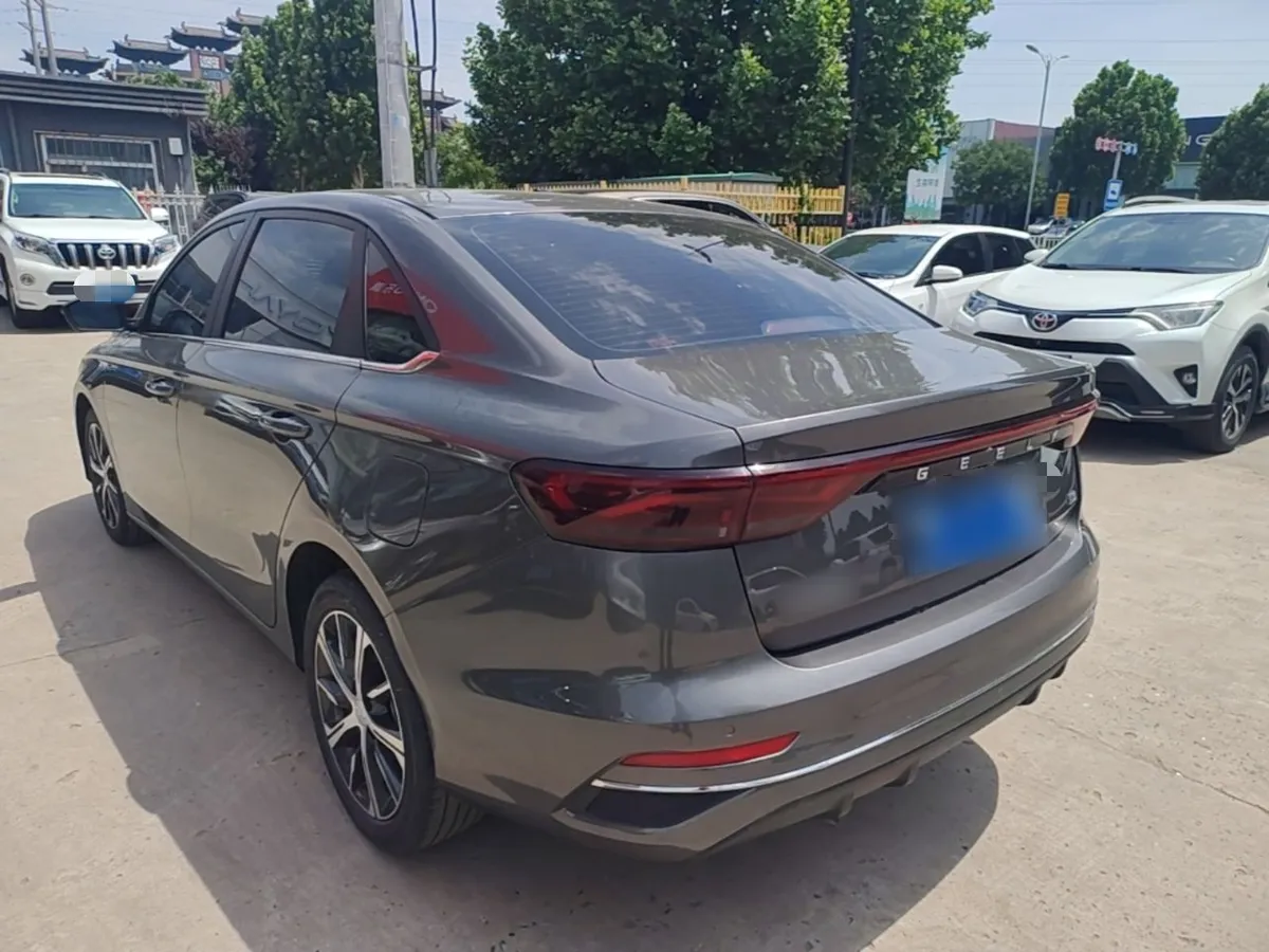 GEELY AUTO EMGRAND LUXURY 2022