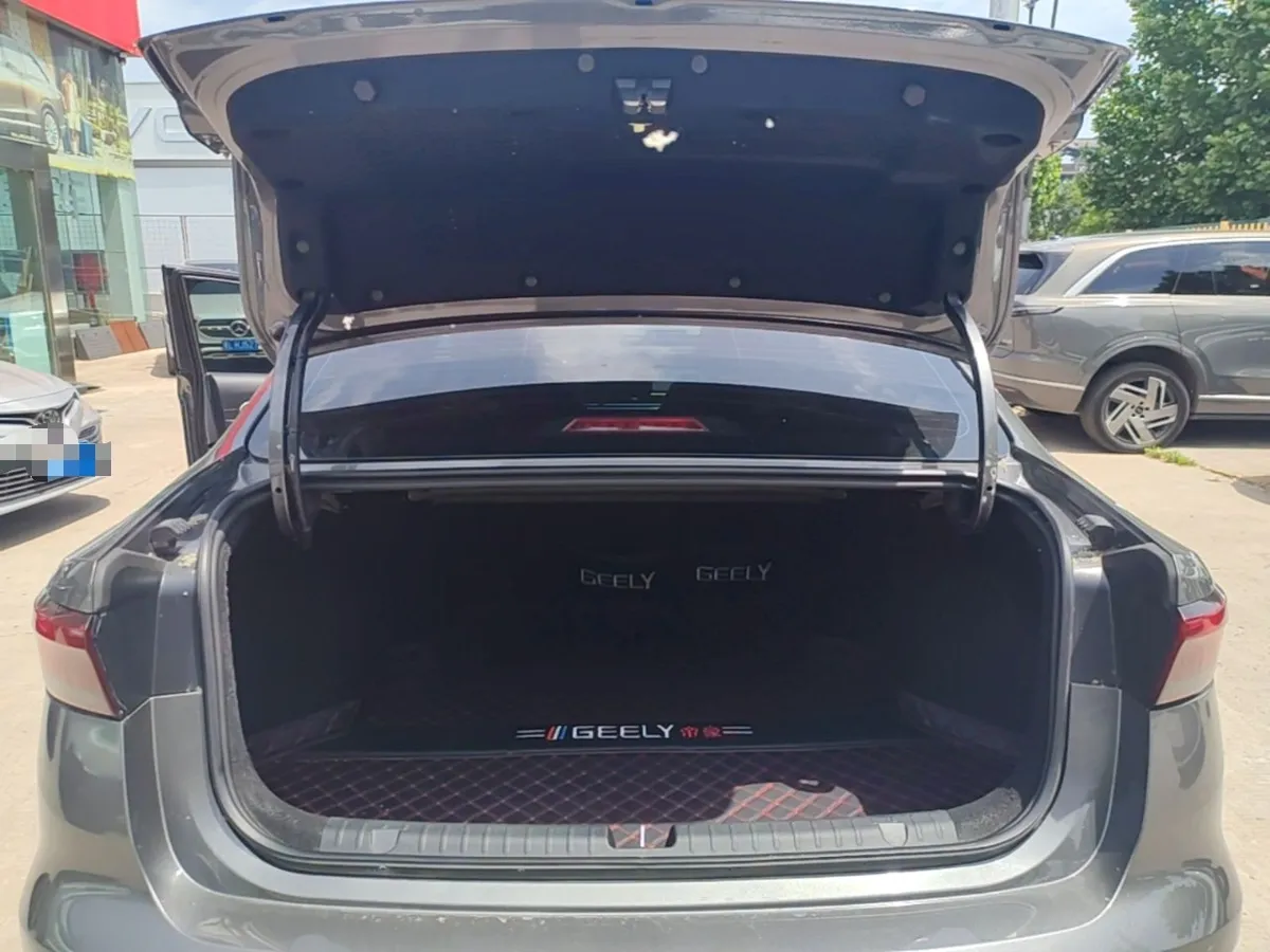 GEELY AUTO EMGRAND LUXURY 2022