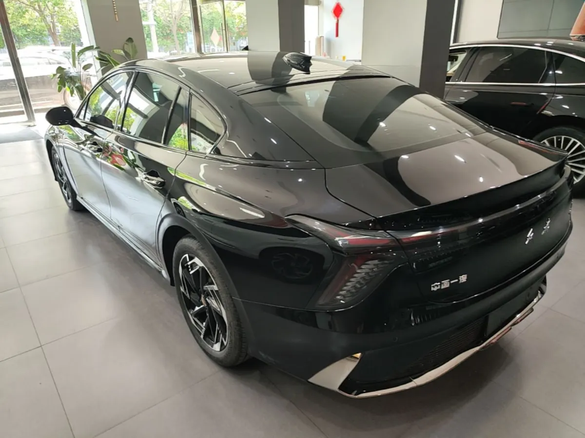 HONGQI H6 2023