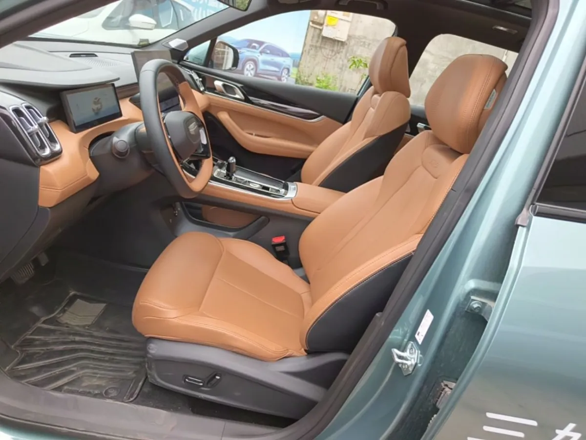 GEELY BOYUE L 2025
