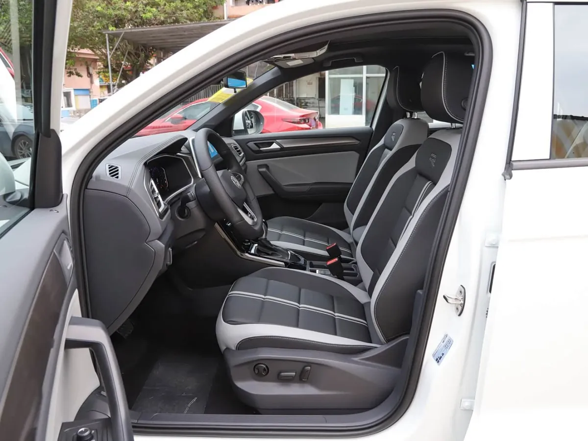 VOLKSWAGEN T-ROC 2026