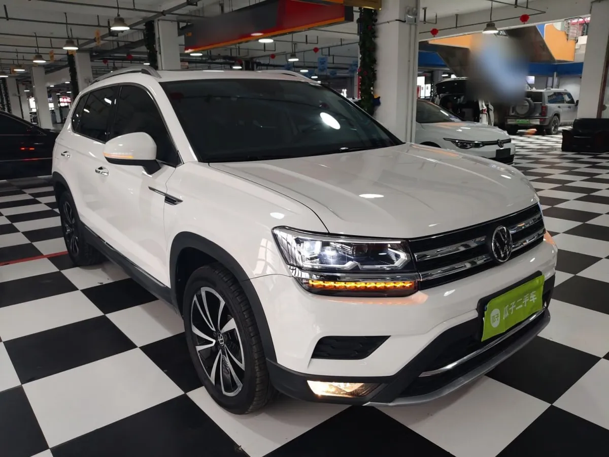 VOLKSWAGEN THARU LUXURY 2021