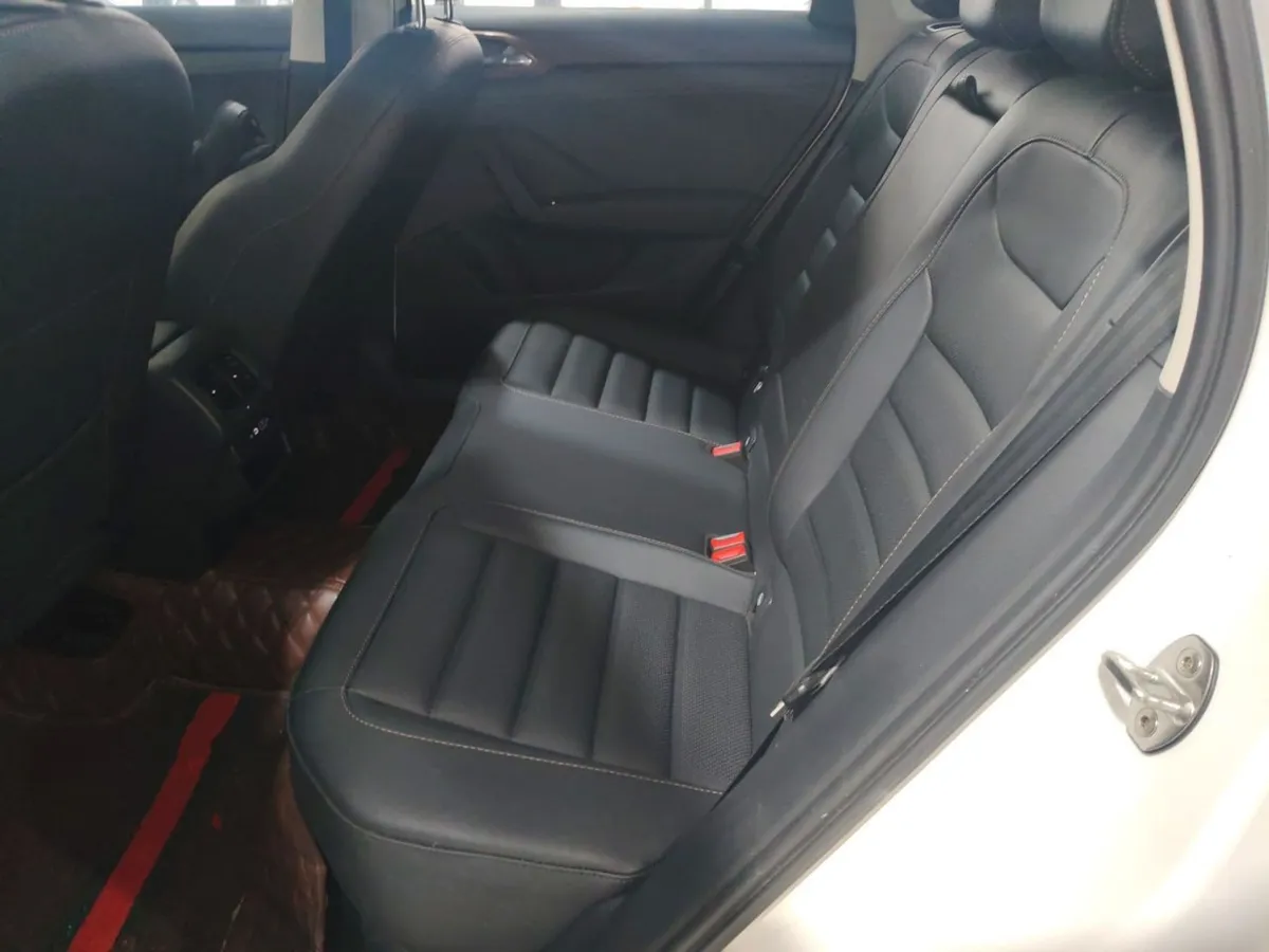 VOLKSWAGEN THARU LUXURY 2021