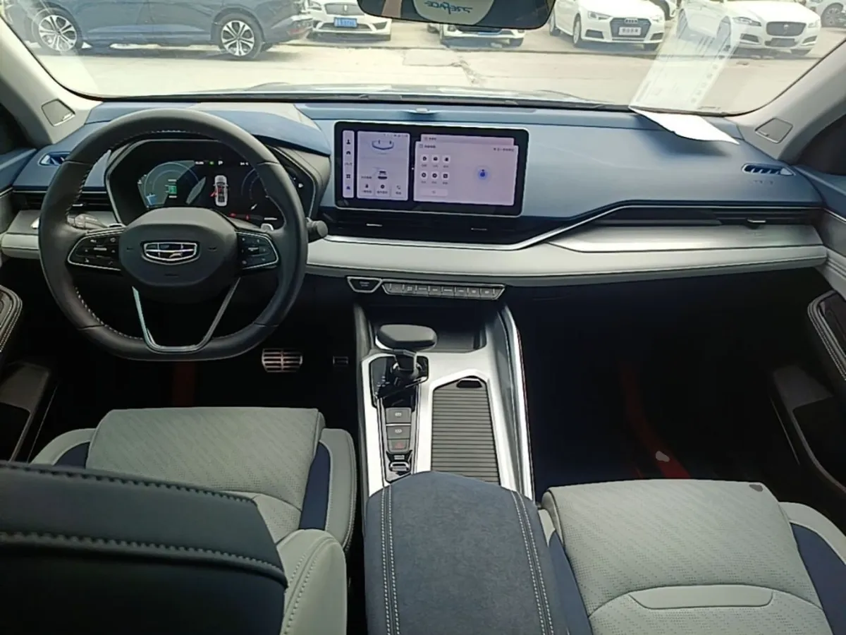GEELY AUTO PREFACE PRESTIGE 2023