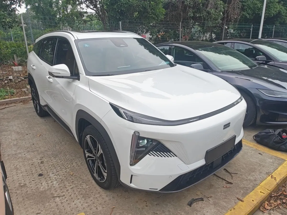 GEELY GALAXY L7 2023