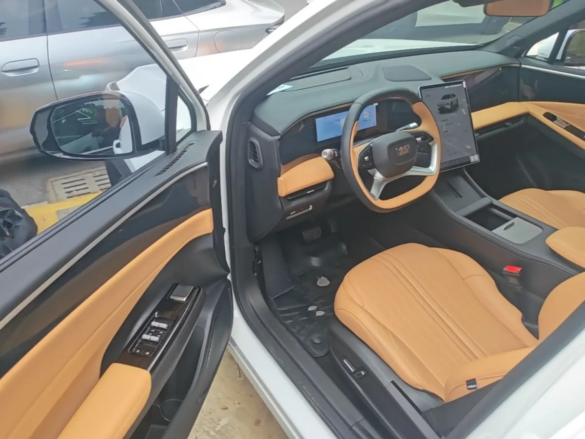 GEELY GALAXY L7 2023