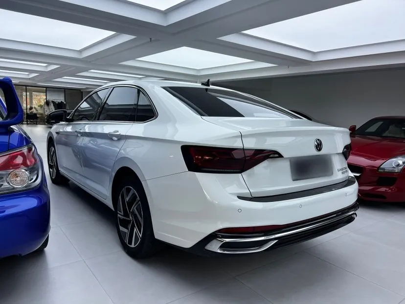 VOLKSWAGEN SAGITAR 2023