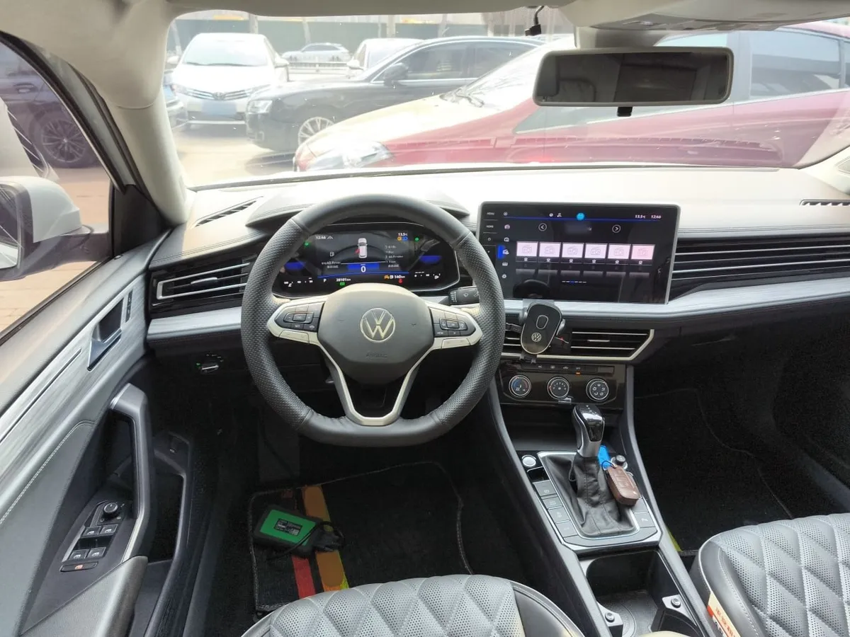 VOLKSWAGEN SAGITAR 2023