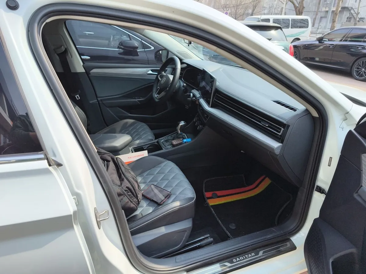 VOLKSWAGEN SAGITAR 2023