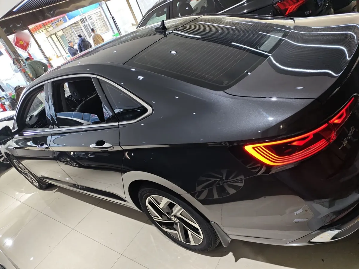 VOLKSWAGEN SAGITAR 2023