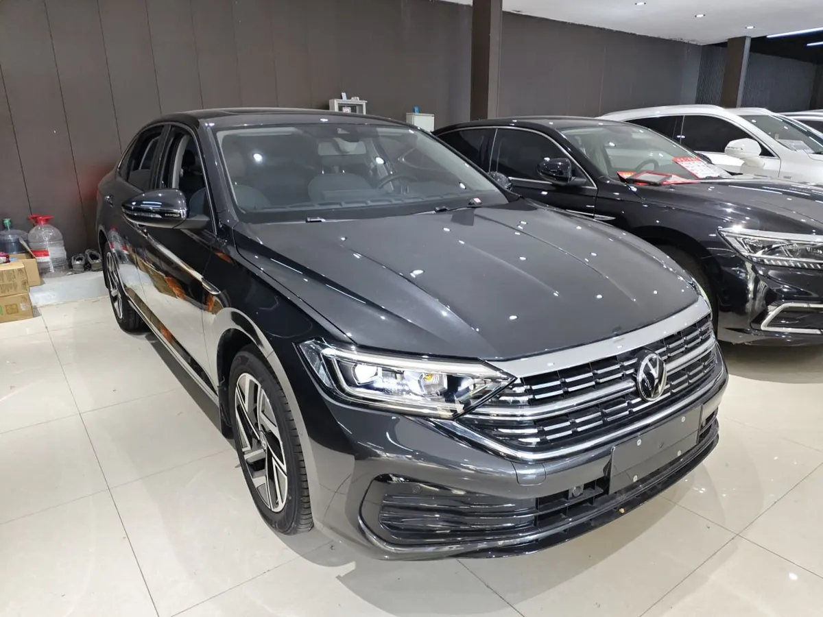 VOLKSWAGEN SAGITAR 2023