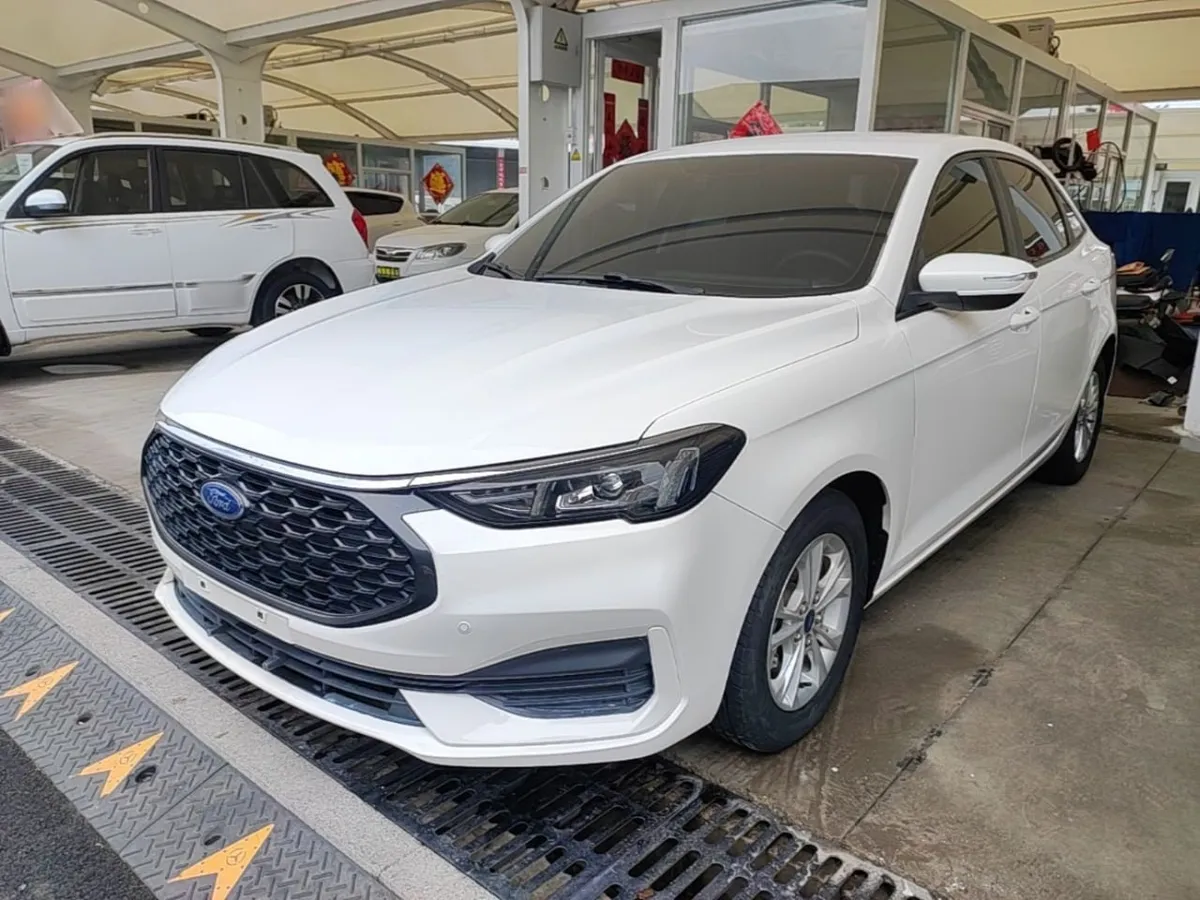 FORD ESCORT 2021