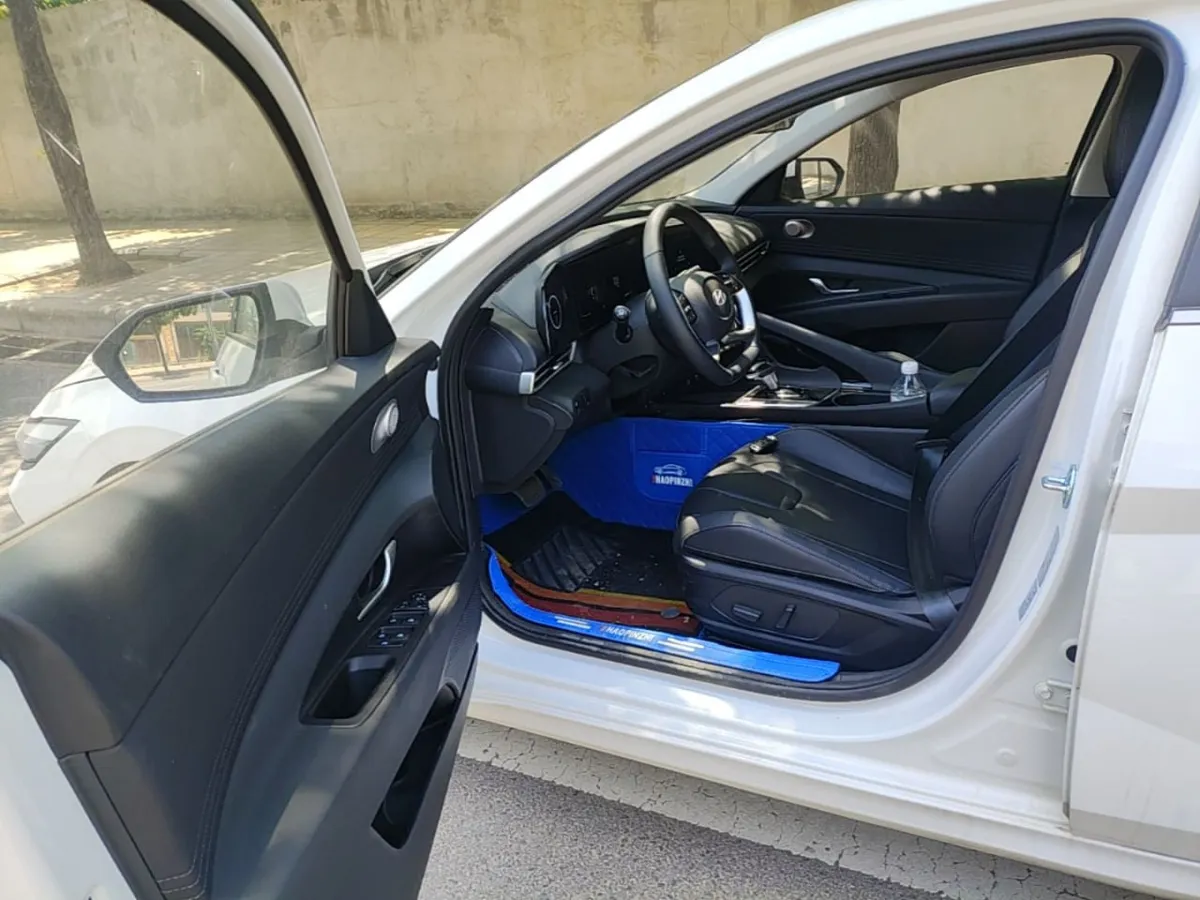 HYUNDAI ELANTRA PRESTIGE 2023