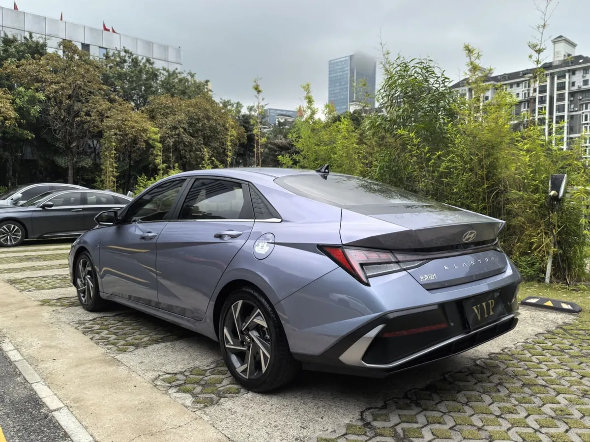HYUNDAI ELANTRA PRESTIGE 2023