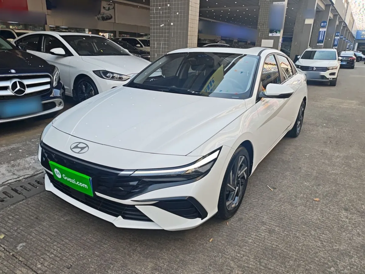 HYUNDAI ELANTRA PRESTIGE 2024