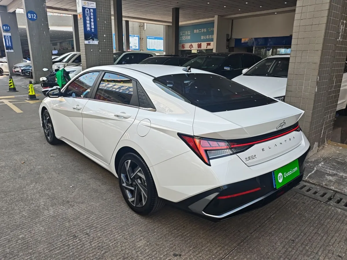 HYUNDAI ELANTRA PRESTIGE 2024