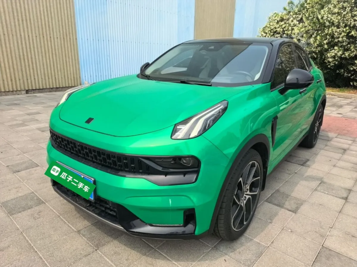 LYNK & CO 05 2022