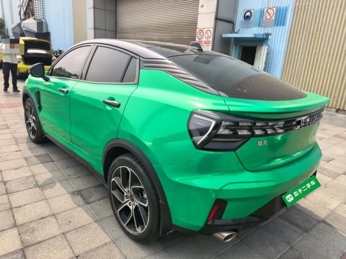 LYNK & CO 05 2022