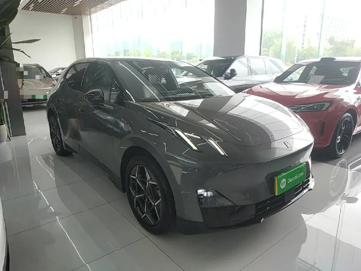 LYNK & CO Z20 2024