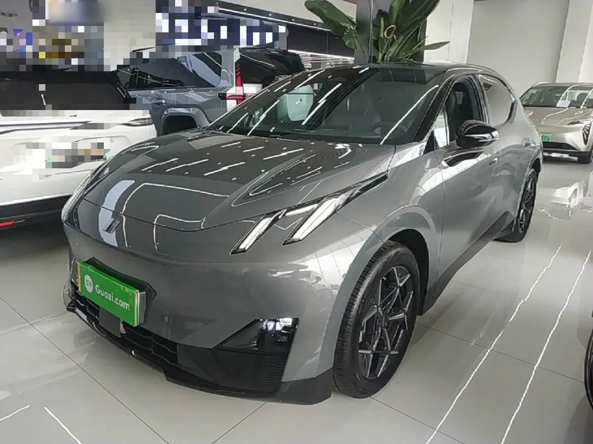 LYNK & CO Z20 2024