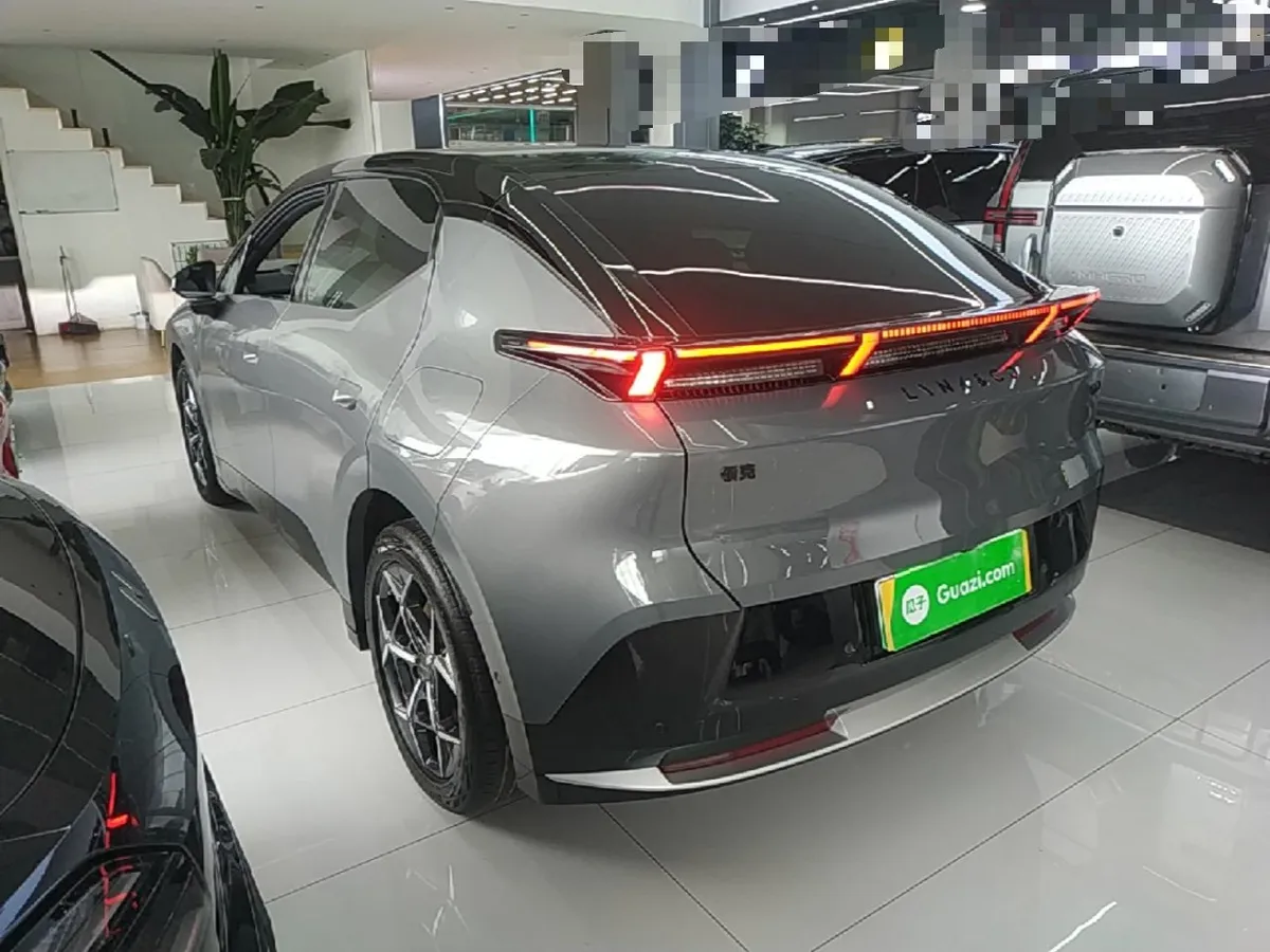 LYNK & CO Z20 2024