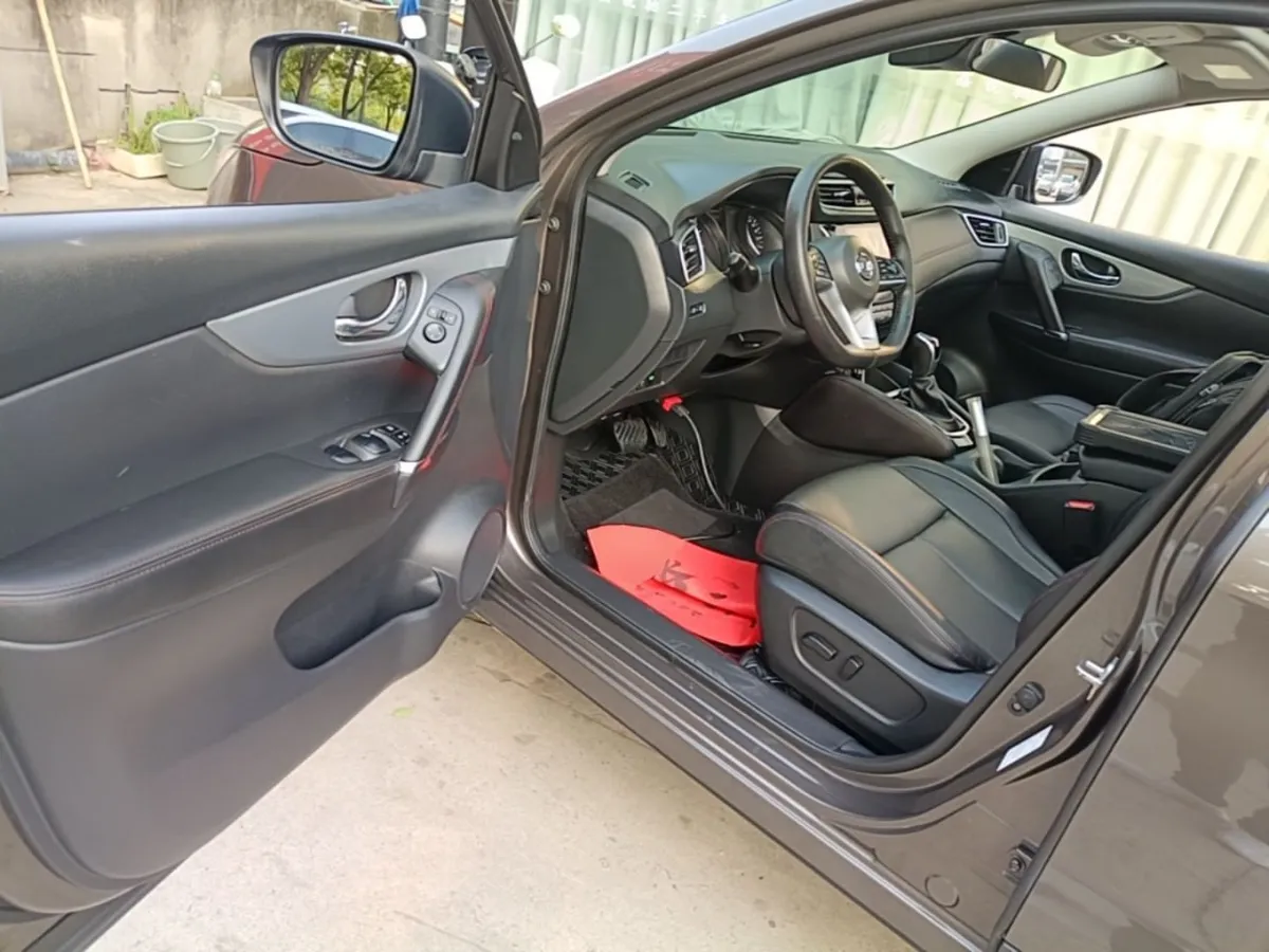 NISSAN QASHQAI LUXURY 2023