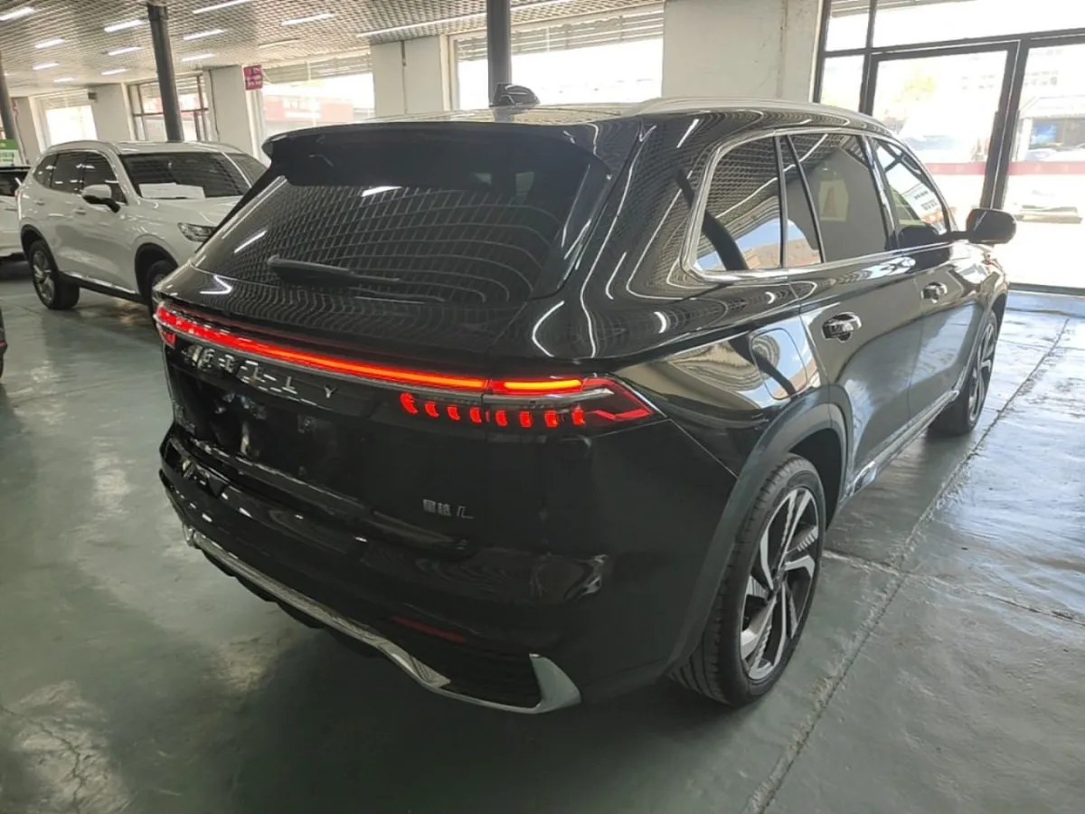 GEELY MONJARO L 2023