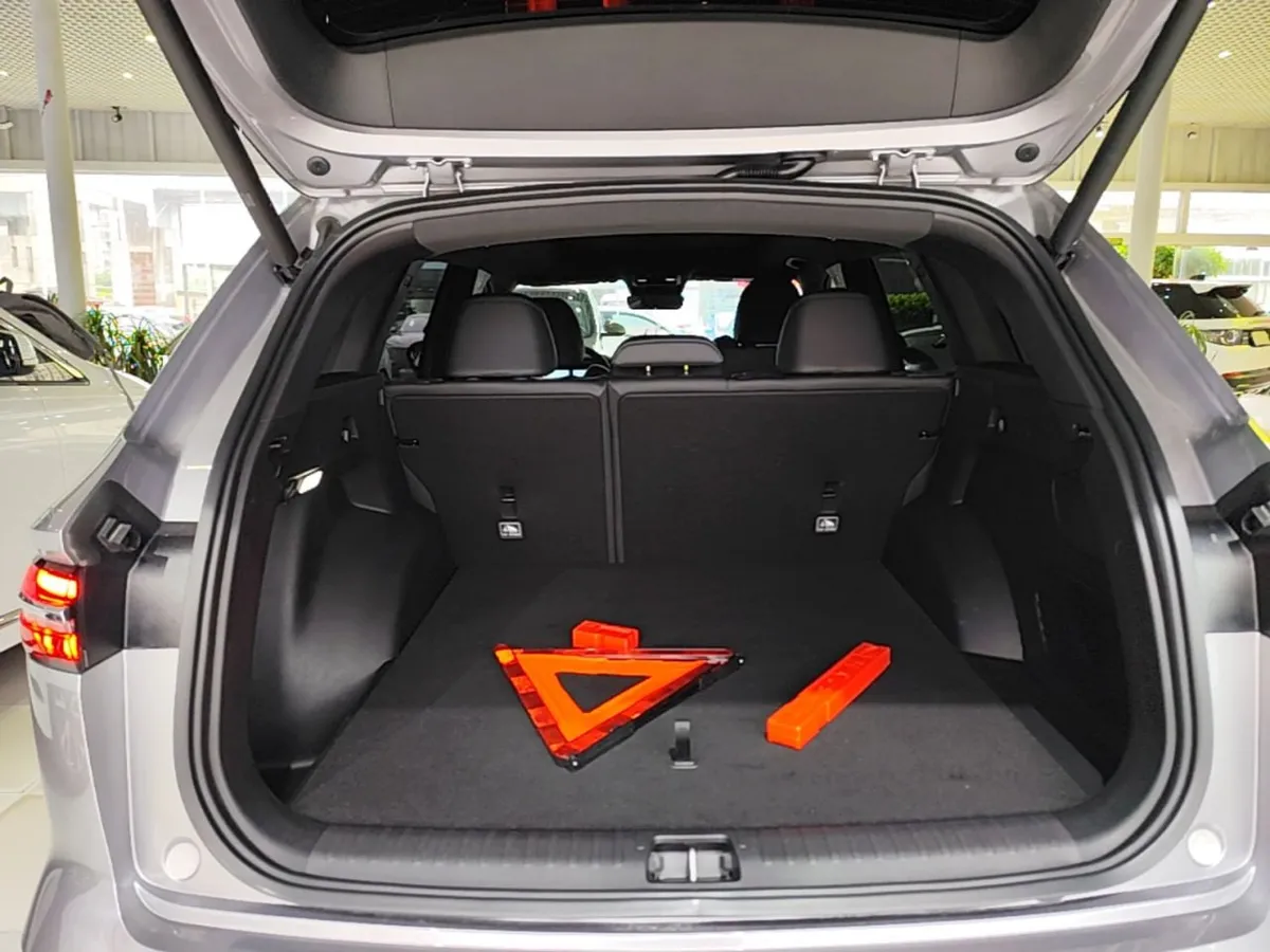 GEELY MONJARO L 2024