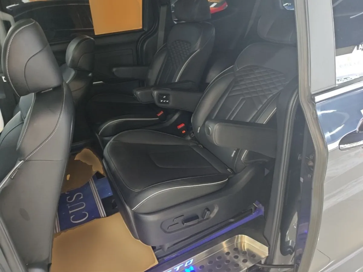 HYUNDAI CUSTO PREMIUM 2022