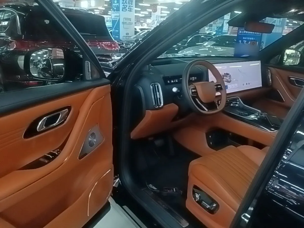GEELY GALAXY M9 2025