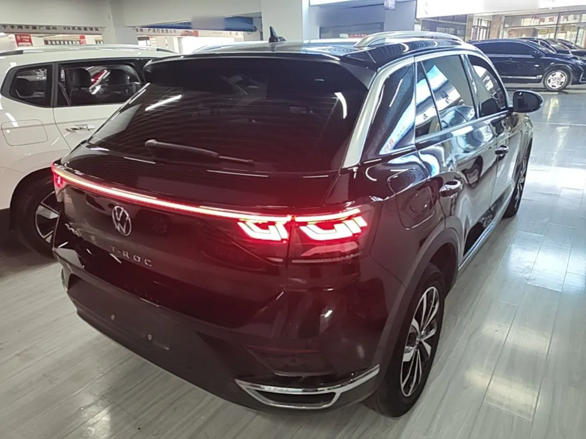 VOLKSWAGEN T-ROC 2023