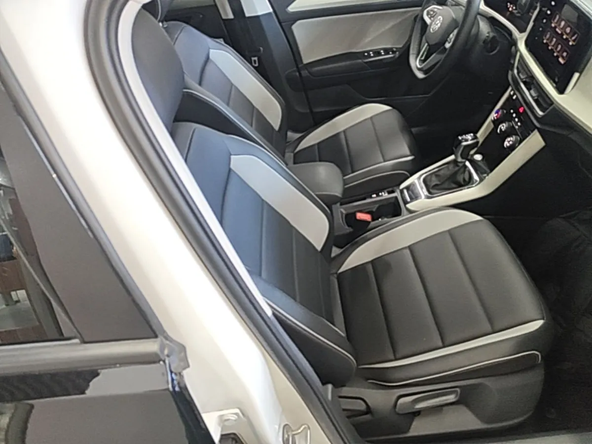 VOLKSWAGEN T-ROC 2023