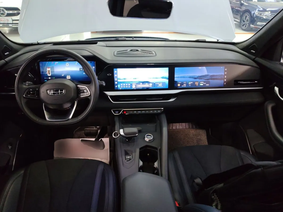 GEELY MONJARO 2022