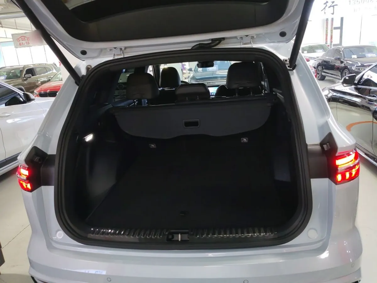 GEELY MONJARO 2022