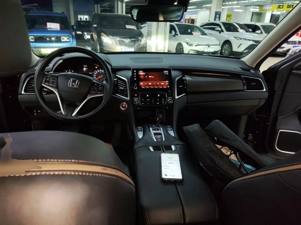 HONDA AVANCIER LUXURY 2022