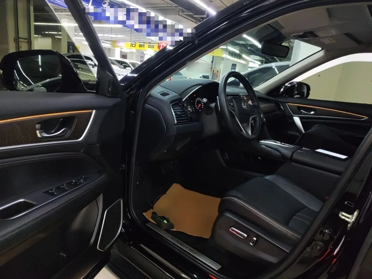 HONDA AVANCIER LUXURY 2022