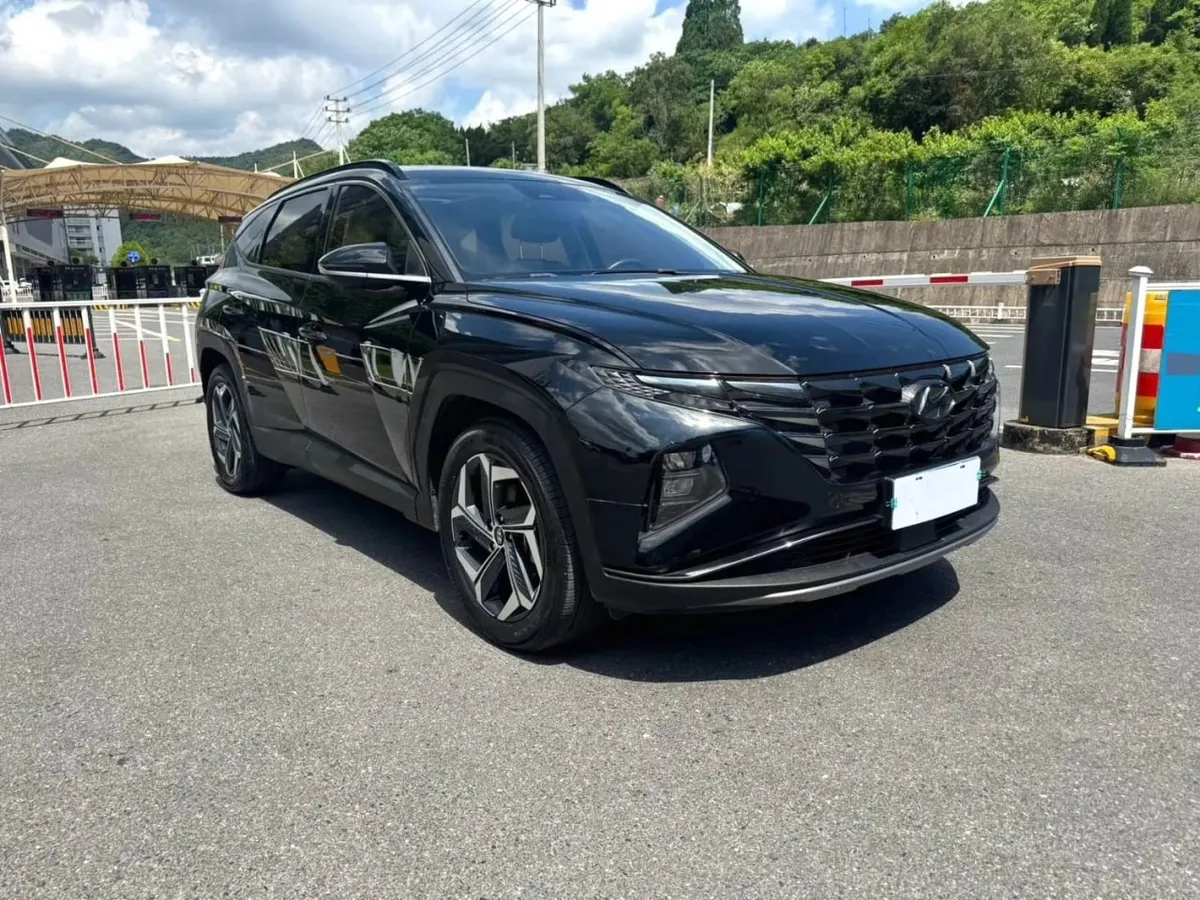 HYUNDAI TUCSON PREMIUM 2023