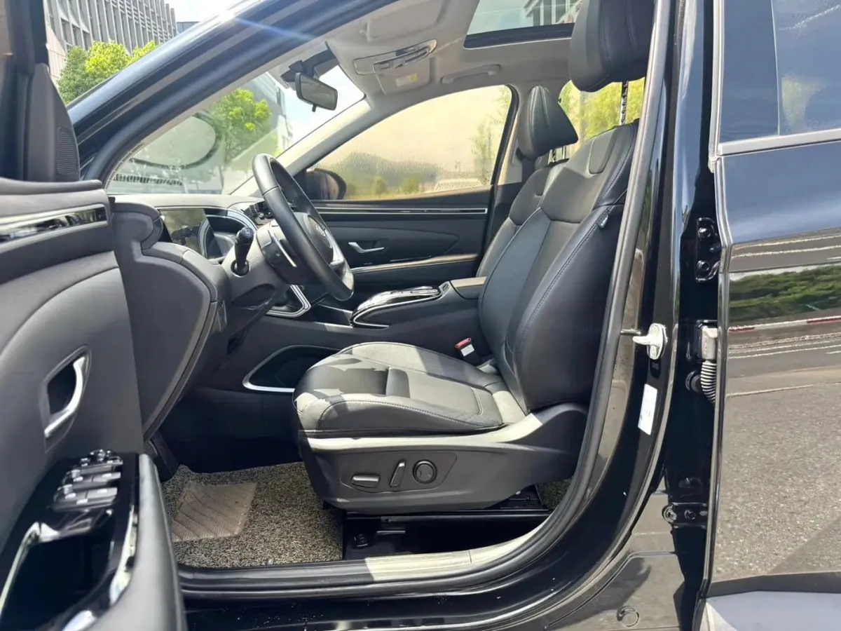 HYUNDAI TUCSON PREMIUM 2023