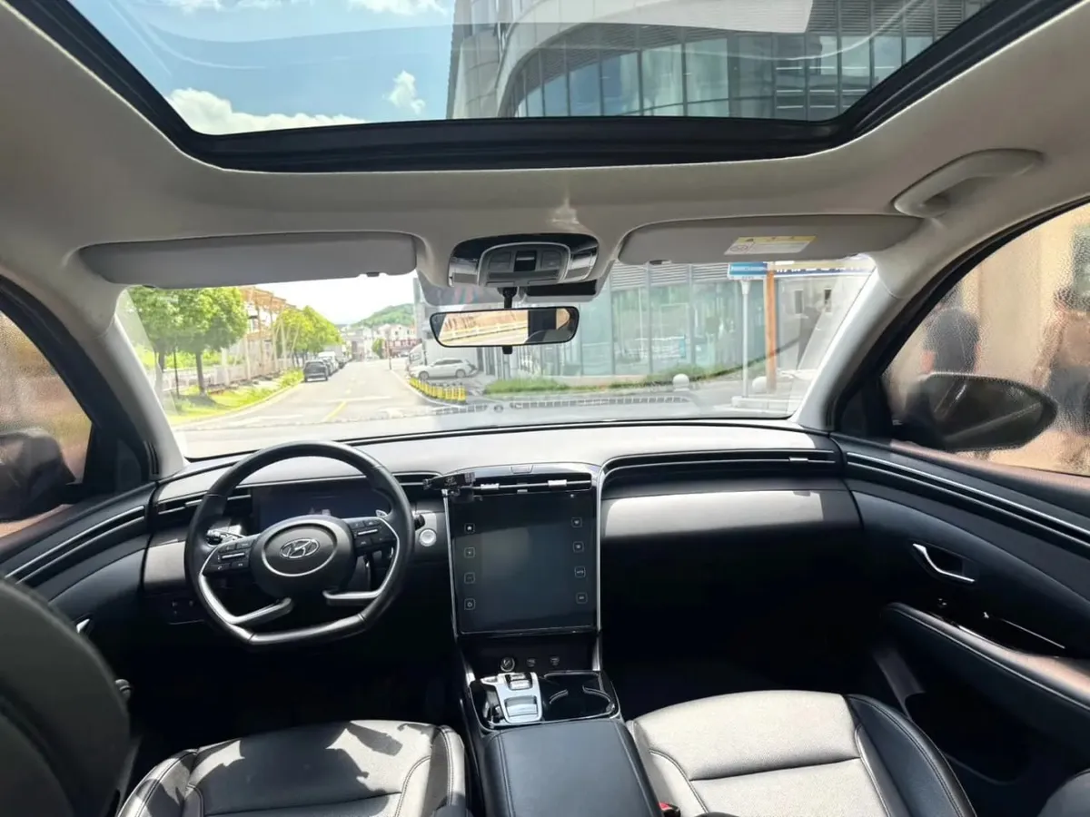 HYUNDAI TUCSON PREMIUM 2023