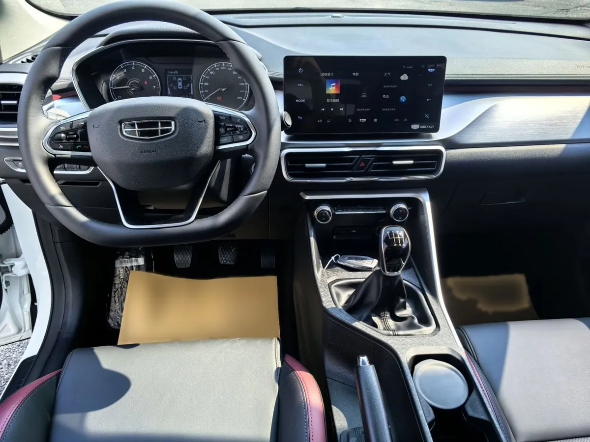 GEELY COOLRAY 2022