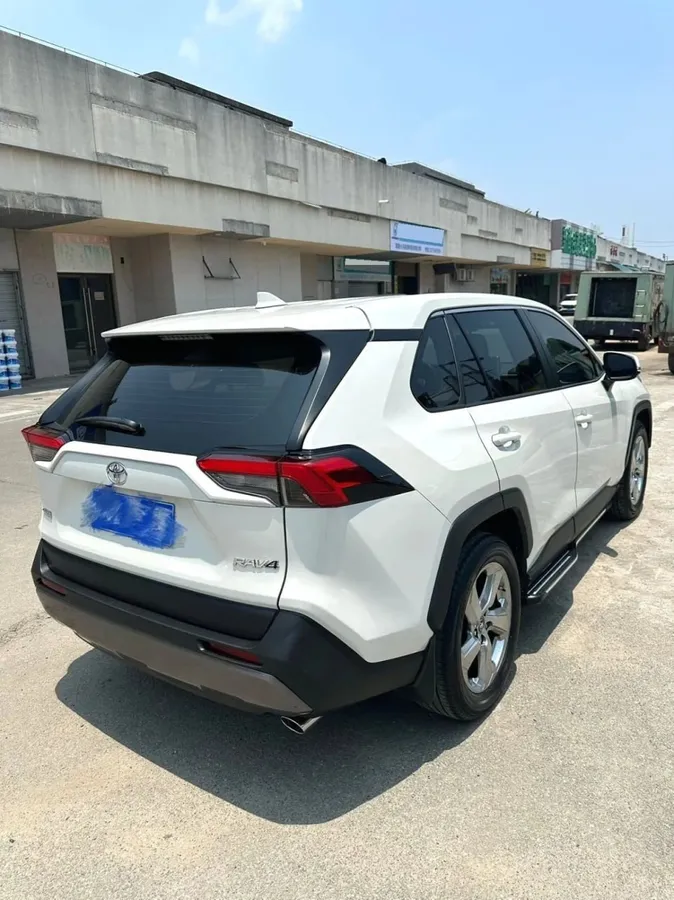 TOYOTA RAV4 2023