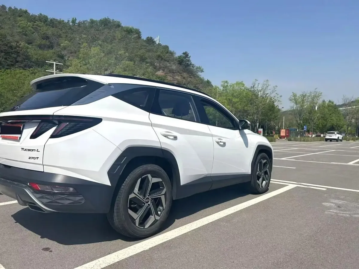 HYUNDAI TUCSON PREMIUM 2023