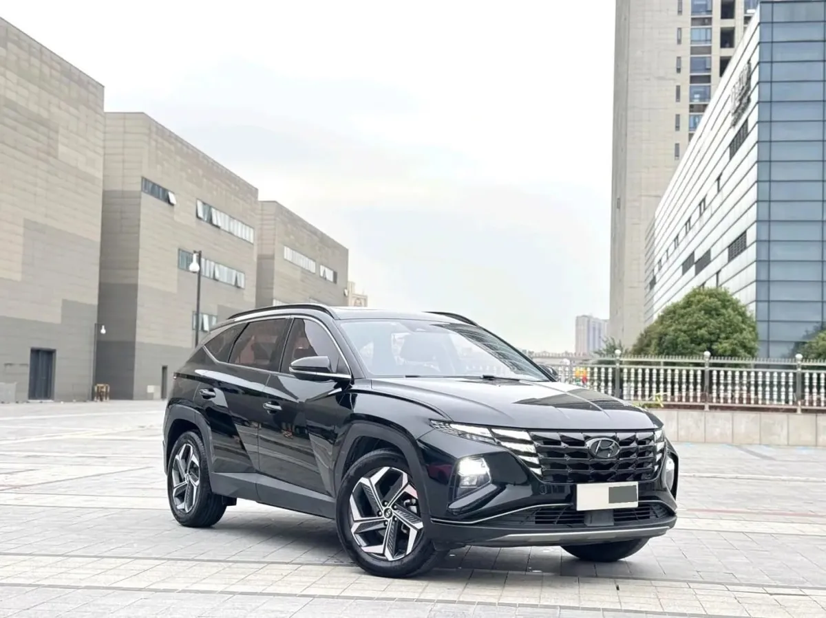 HYUNDAI TUCSON PREMIUM 2023