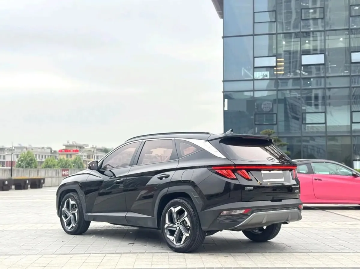 HYUNDAI TUCSON PREMIUM 2023