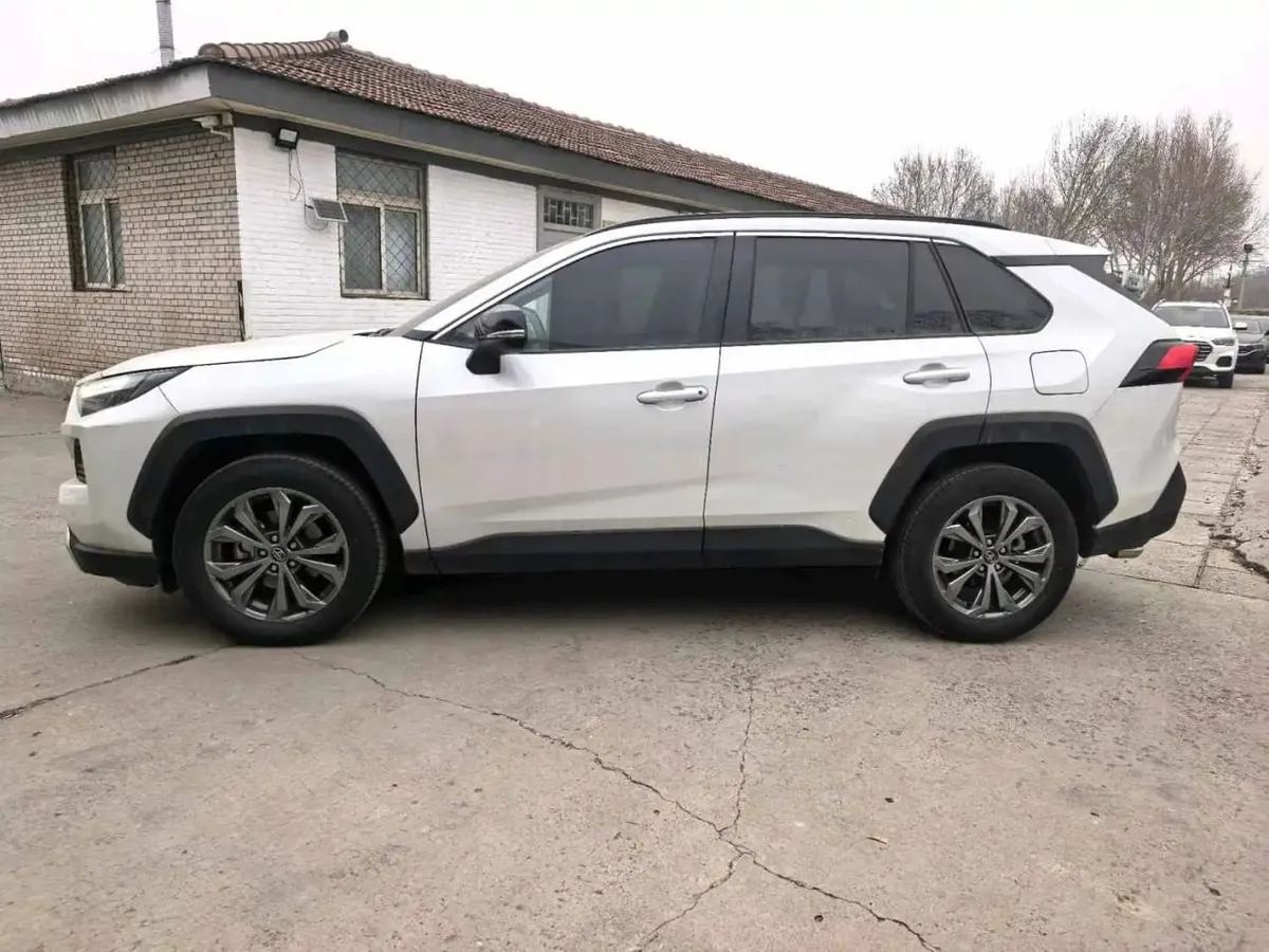 TOYOTA RAV4 2023