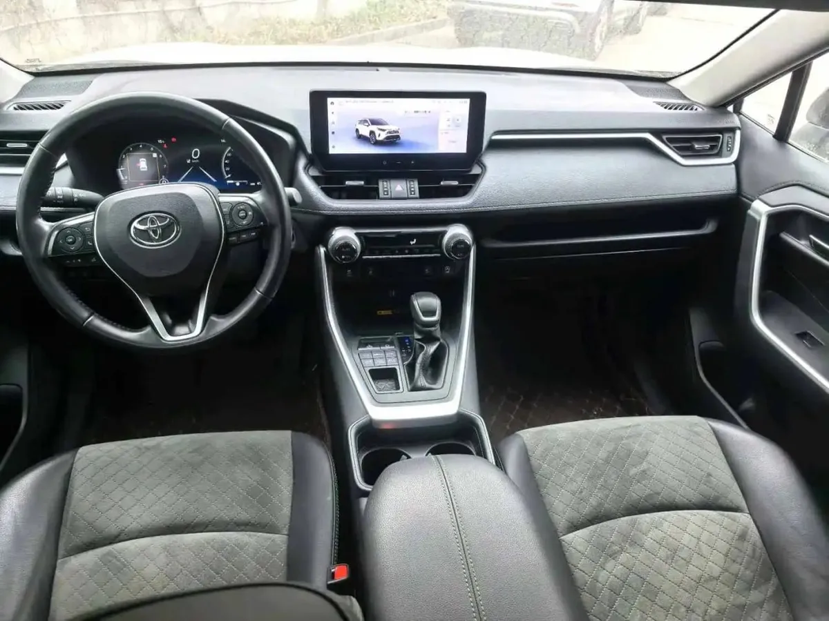 TOYOTA RAV4 2023