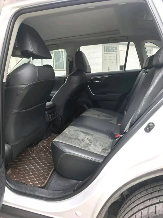 TOYOTA RAV4 2023